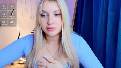 Snapshot of evacadooo chatting on March 3, 3:01 am Eva online show from March 3, 3:01 am