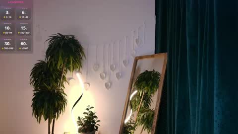 Eva  online show from April 18, 3:43 am