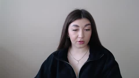 Snapshot of evachaturbatte chatting on May 13, 8:23 am Evachaturbatte online show from May 13, 8:23 am