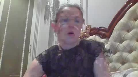 evaglad online show from October 23, 4:17 pm