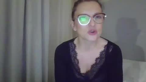 evaglad online show from November 13, 6:18 pm