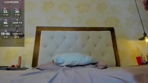 E V A  online show from February 5, 8:43 am