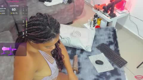 evahalston online show from November 5, 1:05 am