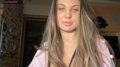 Snapshot of evahazardd chatting on February 3, 4:23 pm EvaHazard online show from February 3, 4:23 pm