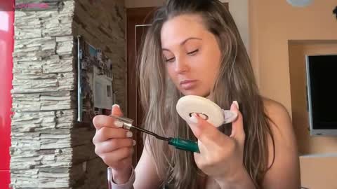 Snapshot of evahazardd chatting on February 7, 8:18 am EvaHazard online show from February 7, 8:18 am