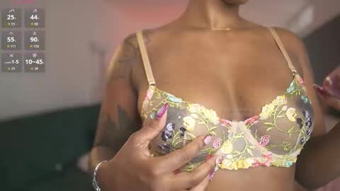 evajacksss_ online show from March 12, 7:20 pm