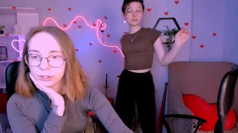 evalora online show from March 13, 8:15 pm