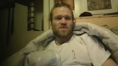 Snapshot of evalsmac chatting on March 2, 8:15 pm Han online show from March 2, 8:15 pm