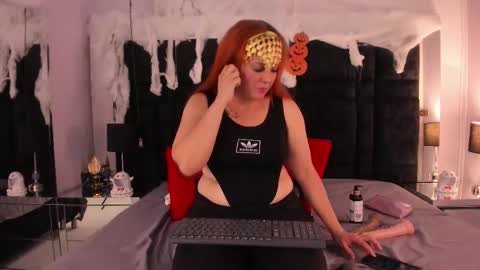 Snapshot of evamilfxxx chatting on October 18, 1:01 pm Eva online show from October 18, 1:01 pm