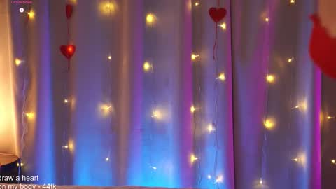 Snapshot of evamossi chatting on February 15, 7:51 am Eva online show from February 15, 7:51 am