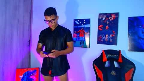 Snapshot of evan_greey chatting on October 30, 3:46 pm EVAN GREY online show from October 30, 3:46 pm