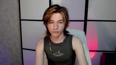 evan_reinhart online show from October 14, 5:52 am