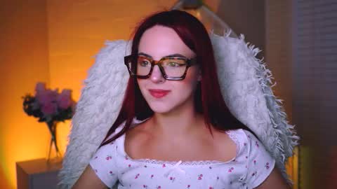 Eva  online show from September 27, 11:59 am