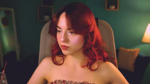 Snapshot of evanellson chatting on April 17, 3:15 pm Eva online show from April 17, 3:15 pm