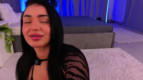 Snapshot of evanew_ chatting on June 10, 7:02 pm Eva online show from June 10, 7:02 pm