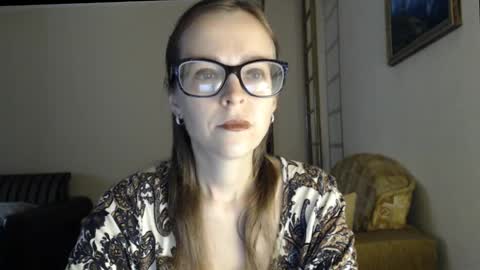 Snapshot of evangeline06 chatting on October 1, 9:04 am YourMistress online show from October 1, 9:04 am