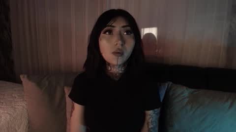 Snapshot of evangeline_bell chatting on November 28, 11:07 pm Eva online show from November 28, 11:07 pm