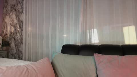 Snapshot of evangeline_bell chatting on December 3, 7:56 pm Eva online show from December 3, 7:56 pm