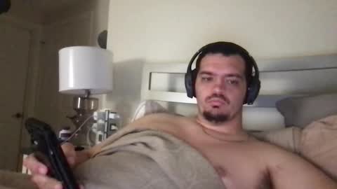 Snapshot of evank2000 chatting on April 2, 1:36 am evank2000 online show from April 2, 1:36 am