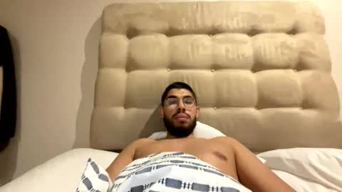 Snapshot of evansjacob chatting on February 1, 11:25 pm evansjacob online show from February 1, 11:25 pm