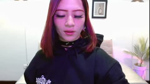 Evanssa lx online show from December 14, 1:27 pm