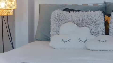 evareyss online show from February 18, 8:27 am