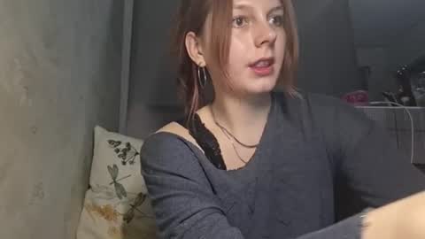 Snapshot of evashinee_ chatting on June 30, 6:31 pm evashinee_ online show from June 30, 6:31 pm