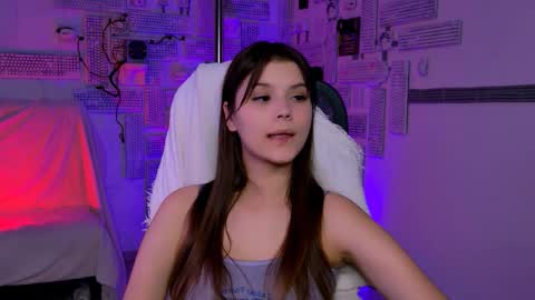 Snapshot of evathopson chatting on February 12, 7:03 am Eva next stream - - 1600 UTC2000 online show from February 12, 7:03 am