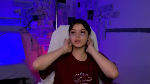 Snapshot of evathopson chatting on February 15, 6:10 am Eva next stream - - 1600 UTC2000 online show from February 15, 6:10 am