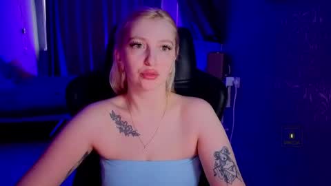 evavibe online show from April 12, 6:18 am