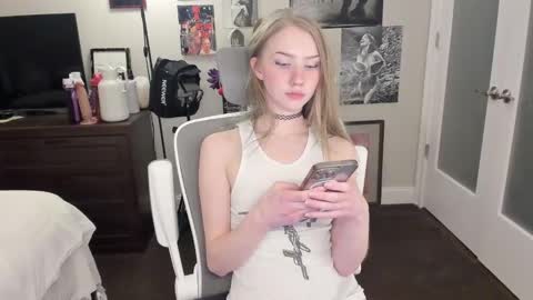 Goddess Eve online show from December 4, 11:13 pm