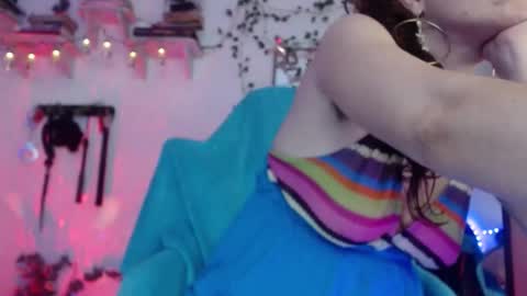 Eve Blue  friends. IG eve blue77 TW EveBlue 1 OF eveblue7 online show from September 17, 2:02 am