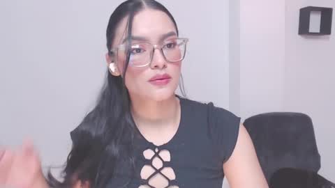 Snapshot of eve_rox18 chatting on April 18, 9:15 pm Eve Rox18 online show from April 18, 9:15 pm