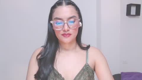 Snapshot of eve_rox18 chatting on April 27, 3:26 am Eve Rox18 online show from April 27, 3:26 am