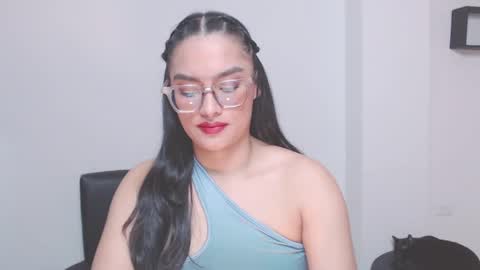 Snapshot of eve_rox18 chatting on May 17, 9:44 pm Eve Rox18 online show from May 17, 9:44 pm