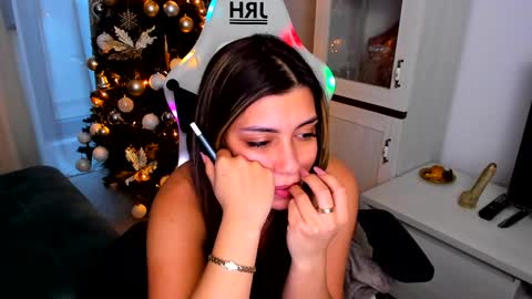 eveeevian online show from January 4, 4:43 pm