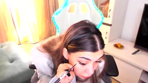 eveeevian online show from February 19, 11:38 am