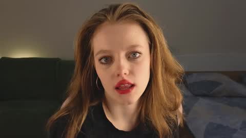 Snapshot of eveleen_soleen chatting on January 10, 8:37 pm Eveleen online show from January 10, 8:37 pm