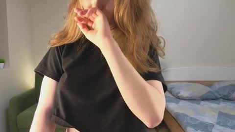 Snapshot of eveleen_soleen chatting on January 15, 11:40 pm Eveleen online show from January 15, 11:40 pm