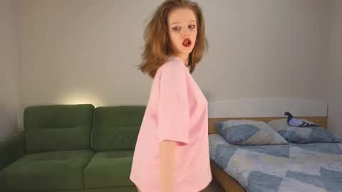 Snapshot of eveleen_soleen chatting on September 25, 1:15 pm Eveleen online show from September 25, 1:15 pm