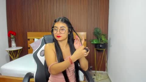 BELLA online show from March 8, 12:20 pm