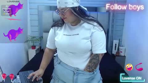 Snapshot of evelin_zaens chatting on January 17, 4:28 am evelin zaens online show from January 17, 4:28 am