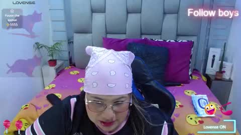 Snapshot of evelin_zaens chatting on February 19, 5:36 am evelin zaens online show from February 19, 5:36 am