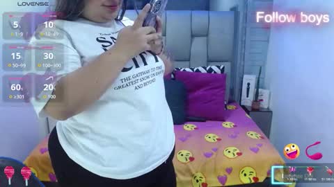 Snapshot of evelin_zaens chatting on February 24, 4:21 am evelin zaens online show from February 24, 4:21 am