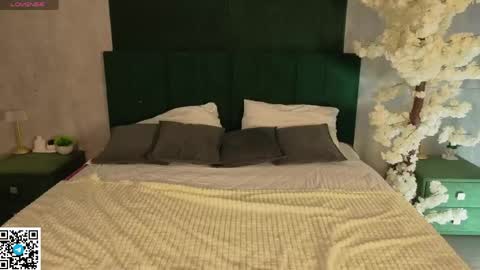 Evelina online show from April 22, 1:08 am