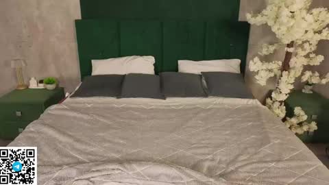 Evelina online show from April 30, 1:12 am