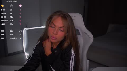 Evelina online show from October 25, 1:18 pm