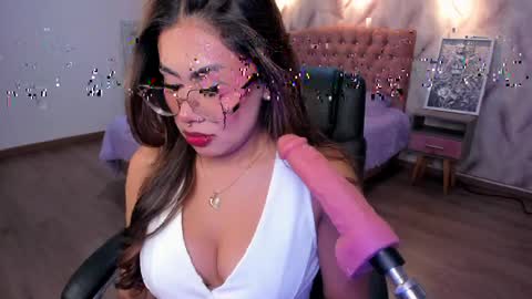 Eveline  online show from April 14, 7:09 pm