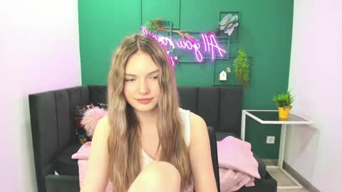Snapshot of evelineamore chatting on June 3, 8:50 am Eveline online show from June 3, 8:50 am