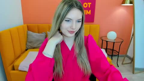 Snapshot of evelineamore chatting on June 7, 8:51 am Eveline online show from June 7, 8:51 am